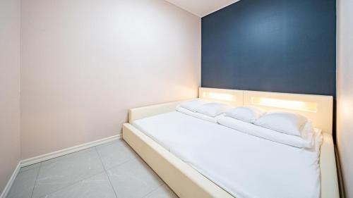 2 double beds