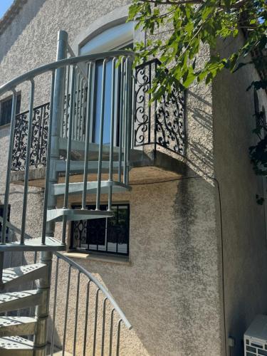 Nouveau Appartement PEROLS renove en 2024 near Montpellier-Méditerranée Airport