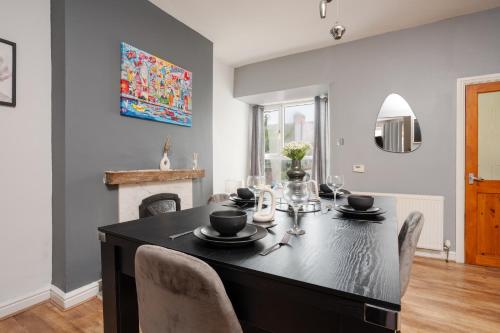 Vibrant & Spacious 3BR House, Near Manchester City & Salford Quays, Free Parking, Manchester (Foto 3)