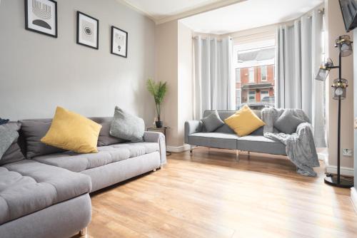 Vibrant & Spacious 3BR House, Near Manchester City & Salford Quays, Free Parking, Manchester (Foto 9)