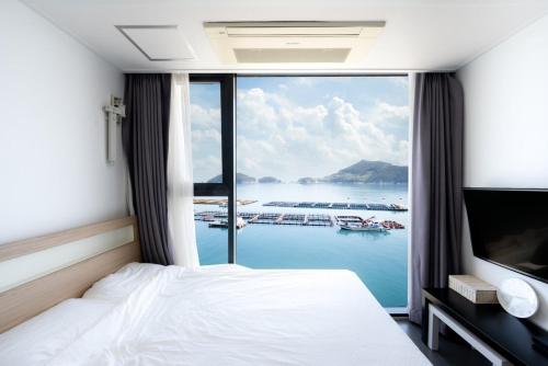 Namhae Red Wave Pension in Mijo-myeon