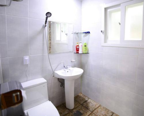 Poem Pension Room Type - Double Room