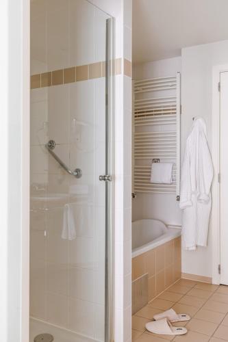 Deluxe Room image 8