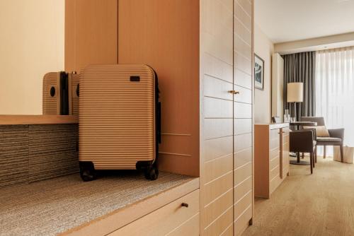 Deluxe Room image 6