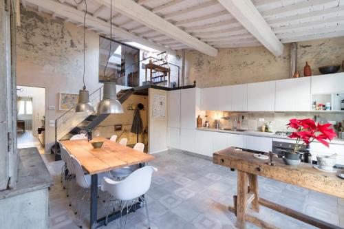 Unique 100 sqm design flat in Oltrarno, Florence