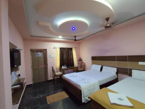 Basic Triple Room image 5
