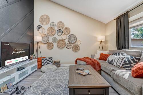 Aspen Glen Pet-Friendly w Nintendo & SmartTVs in Colorado Springs, USA
