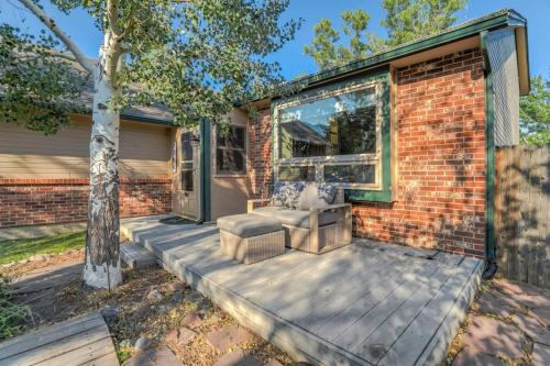 Aspen Glen Pet-Friendly w Nintendo & SmartTVs in Colorado Springs, USA