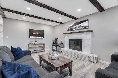 Regal Chateau - King Workspace Scenic Views in Colorado Springs, USA
