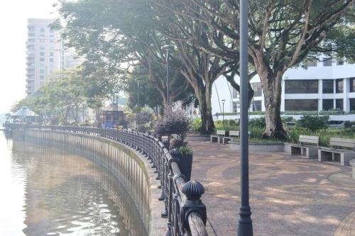 Riverbank Suites - River View Level 11, Sleeps 7 Riverbank Suites - River View Level 11, Sleeps 7