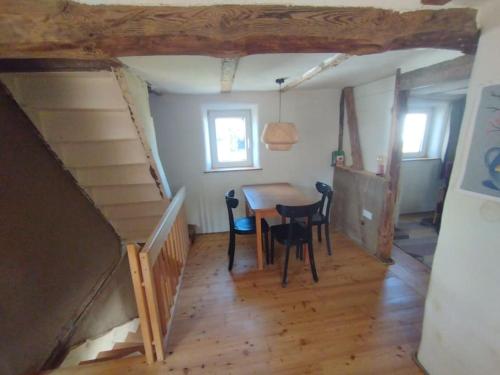 Dotări, Kleine urige Unterkunft im Lehmbau in Altenkirchen (Westerwald)