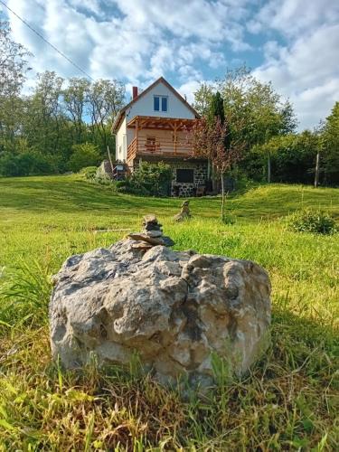 BazaltKő (BazaltKo) in ซาลาฮาลัป