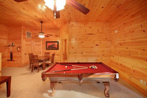Bear Cub Lodge – Gatlinburg, TN