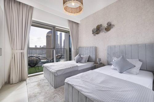 Downtown - Burj Khalifa Facing - 2 Bed Luxe Apartment, Dubai (photo 8)