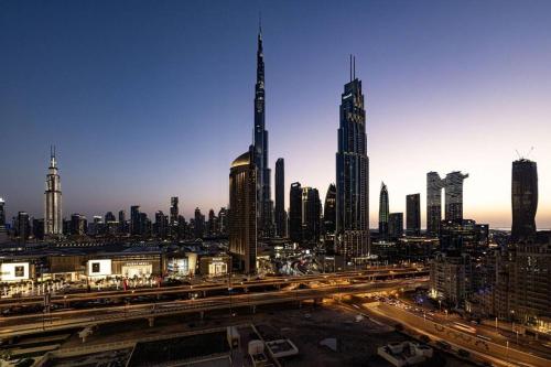 Downtown - Burj Khalifa Facing - 2 Bed Luxe Apartment, Dubai