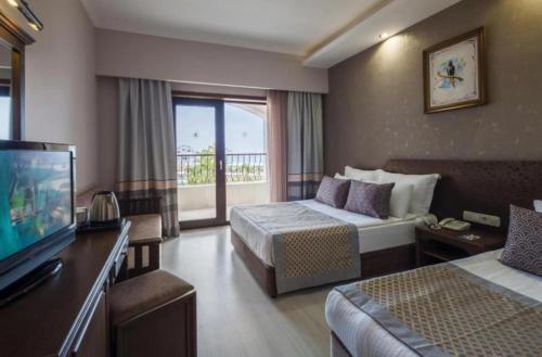 Standard Twin Room with Sea View
