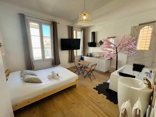 Hotel Les Orangers Room Type - Studio