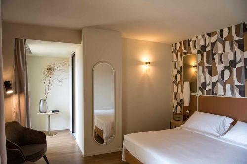 Superior Double or Twin Room image 4