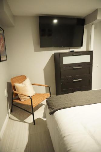 Cozy 2 Bedroom In A Lovely Forest Hills Neighborhood in 퀸즈