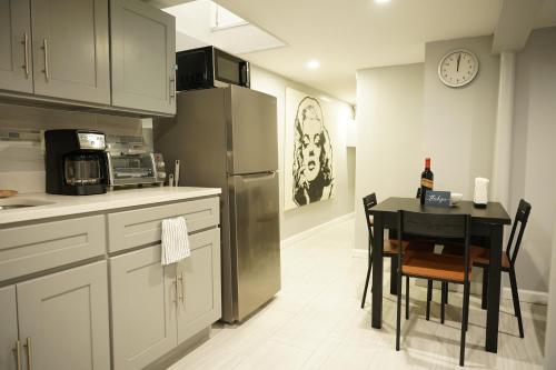 Cozy 2 Bedroom In A Lovely Forest Hills Neighborhood in Квинс