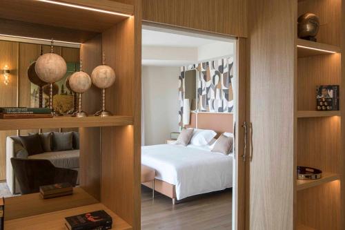 Suite with River View image 10