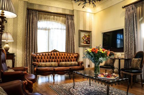595720172 Three Rivers Lodge and Villas