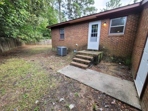 2BR Retreat sleeps 5 near ECU Stadium and Hospital in Wilson Acres