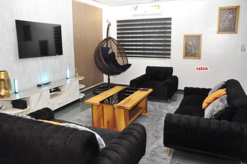 Maison Fidjrossè, 3 CH, Aéroport