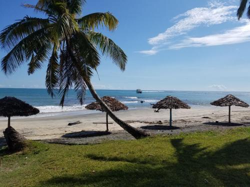MAHAMBO BEACH hôtel (MAHAMBO BEACH hotel) in Mahambo
