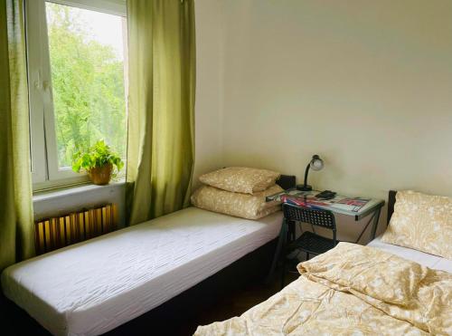 2 twin beds