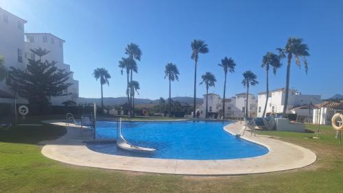 Casa Feliz - Stunning 2 bed Penthouse in Manilva with pool, sea and mountain views, close to the beach and facilities
