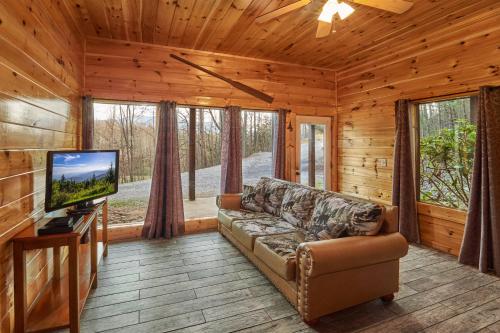 Hilltop Hideaway Holiday home - image 13