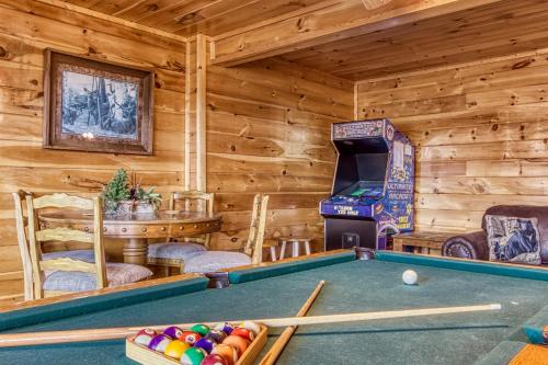 Knotty Bear in Pigeon Forge, USA