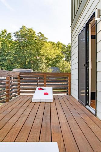 Comfy, Cozy, Fun 3bd Home - 5mins to Downtown in Raleigh, USA