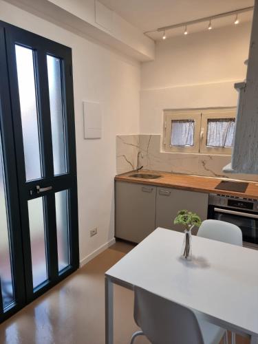 Kitchen, La casina sul fiume in Prato