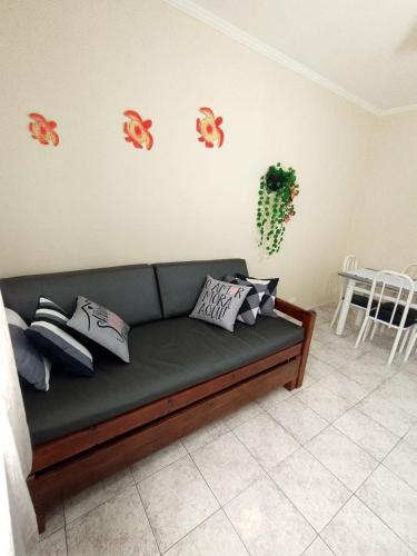 Apartamento Guarujá 5 minutos da praia do Canto Tortuga com Wi-fi prox ao restaurante Rufino's