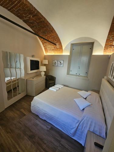 Bilocale in centro storico!, Alba (photo 2)