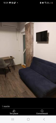 1 queen bed, 1 sofa bed
