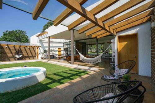 3 bedrooms, 5 beds