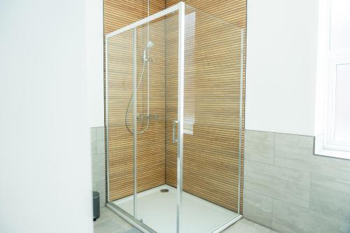 Casa Arkles - next to stadium - free parking, Liverpool (photo 10)