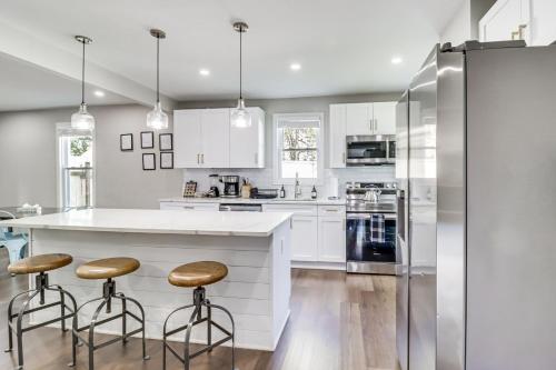 Cheverly Vacation Rental about 9 Mi to US Capitol! in Landover, USA