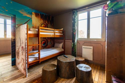 2 bedrooms, 4 beds