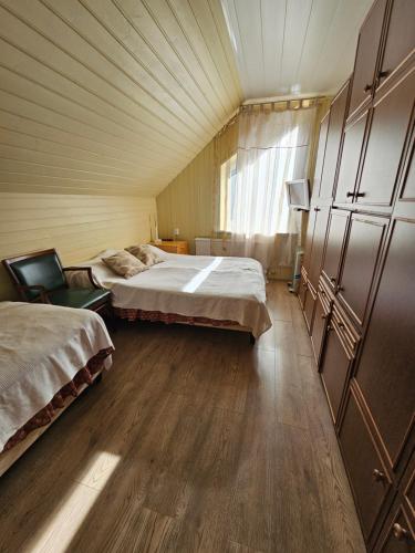 2 double beds