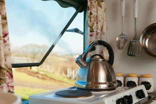Iekārtas, Bluebird Penthouse & Land Rover Hot Tub in High Bickington