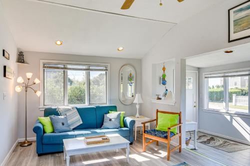 Quaint Coastal Cottage with Patio - Walk to Beach! - image 6