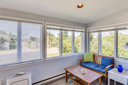 Quaint Coastal Cottage with Patio - Walk to Beach! - image 10