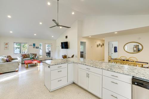 Lake Champlain Retreat w/ Grill, Fire Pit! in Isle la Motte (VT)