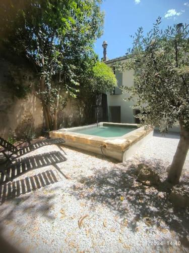 Magnifique maison de ville 6personnes , piscine et garage gîte à louer Aix-en-Provence