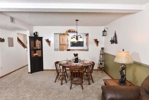 Cozy 2BR Condo Just 7 Min to DwTn Gatlinburg FREE Attraction Tickets