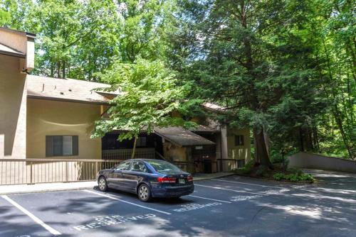 Cozy 2BR Condo Just 7 Min to DwTn Gatlinburg FREE Attraction Tickets
